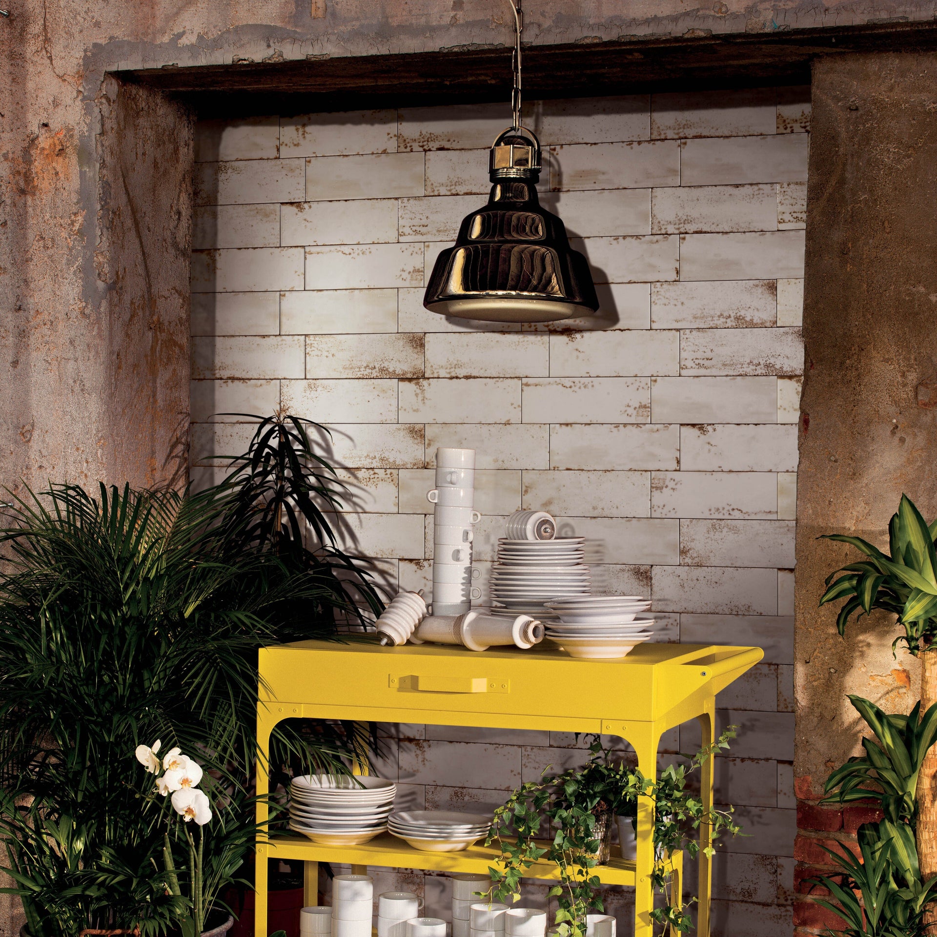 Iris USA Stage Tile